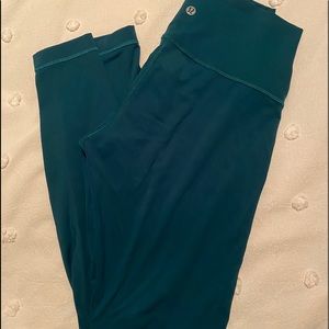 Emerald green beautiful leggings.